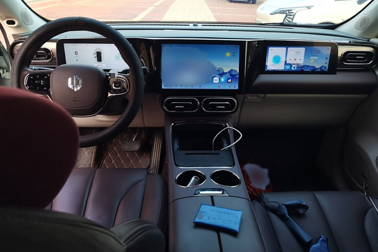 零跑汽车 零跑C11 2021款 行政版610中控内饰7002