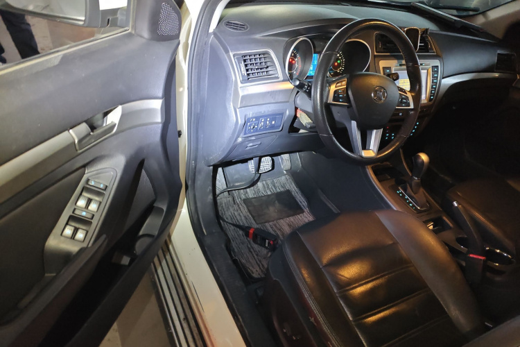 北京汽车 绅宝X65 2015款 2.0T 自动精英型中控内饰20