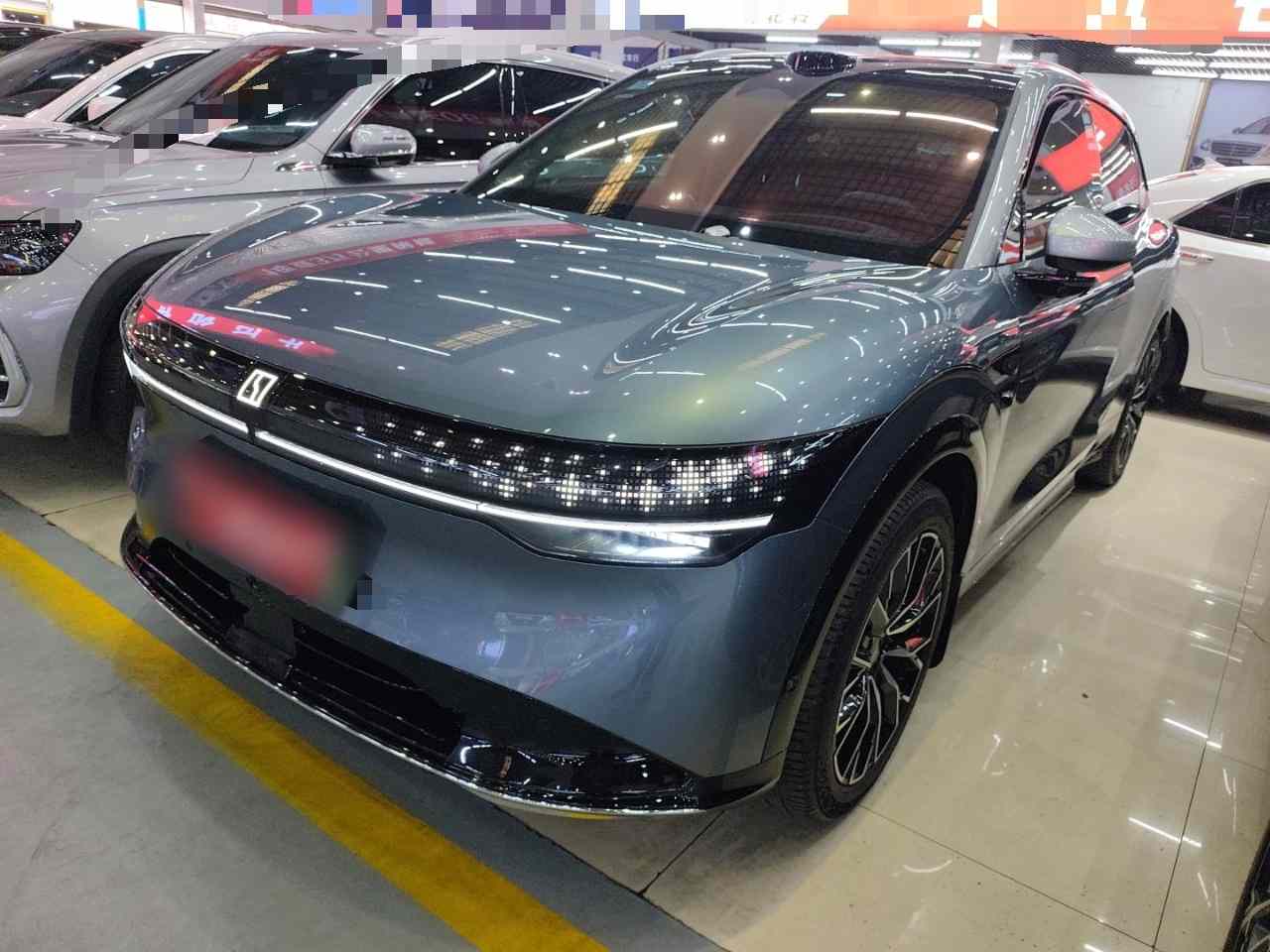 极氪7X 2025款 75kWh 后驱智驾版(2)