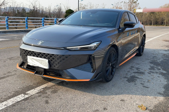 长安UNI-V 2024款 1.5T 尊贵运动型