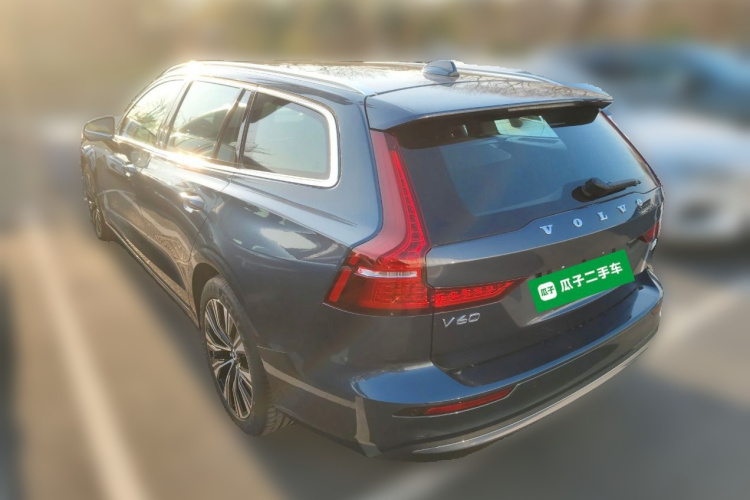 沃尔沃V60 2024款 B5 智远豪华版车身外观5
