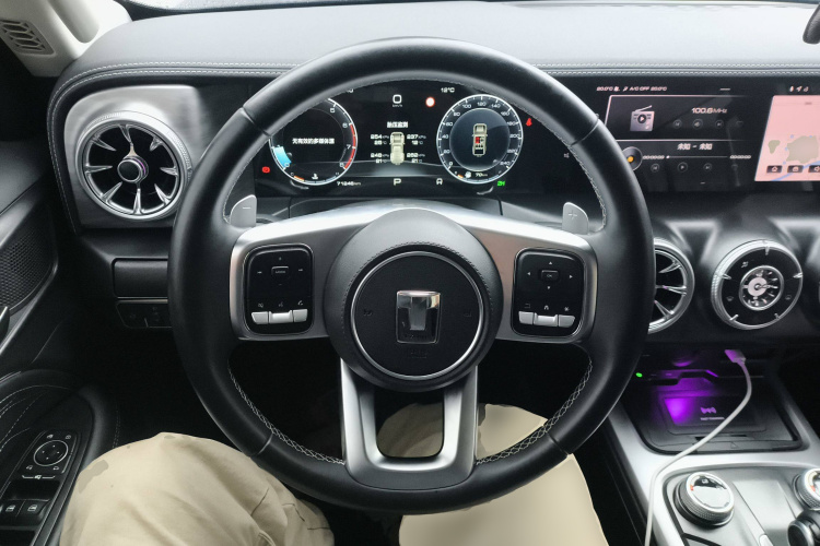 坦克300 2021款 越野版 2.0T 挑战者中控内饰13