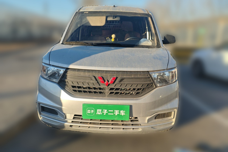 五菱汽车 五菱宏光V 2022款 1.5L劲取版电动助力LAR车身外观2