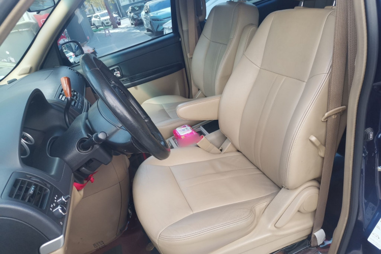 别克GL8 2014款 2.4L 行政版局部细节19