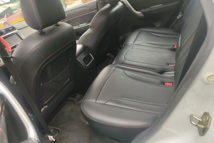 哈弗H6 2015款 改款 运动版 1.5T 手动两驱精英型中控内饰7004