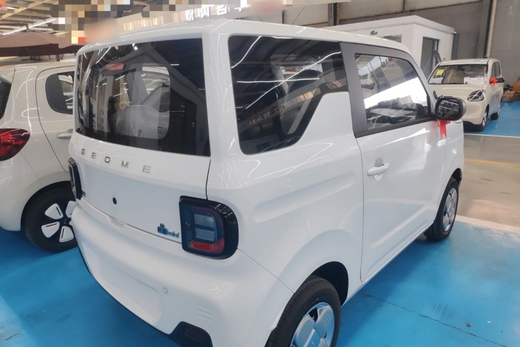 吉利银河 2024款 熊猫mini 200km 耐力熊车身外观7