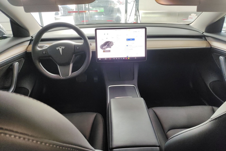 特斯拉 Model 3 2021款 标准续航后驱升级版 3D6中控内饰12