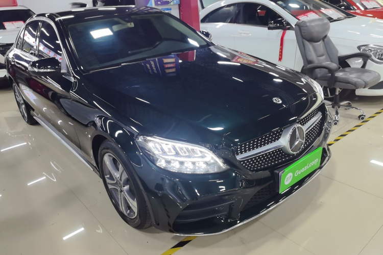 奔驰C级 2020款 改款 C 260 L 运动版车身外观3