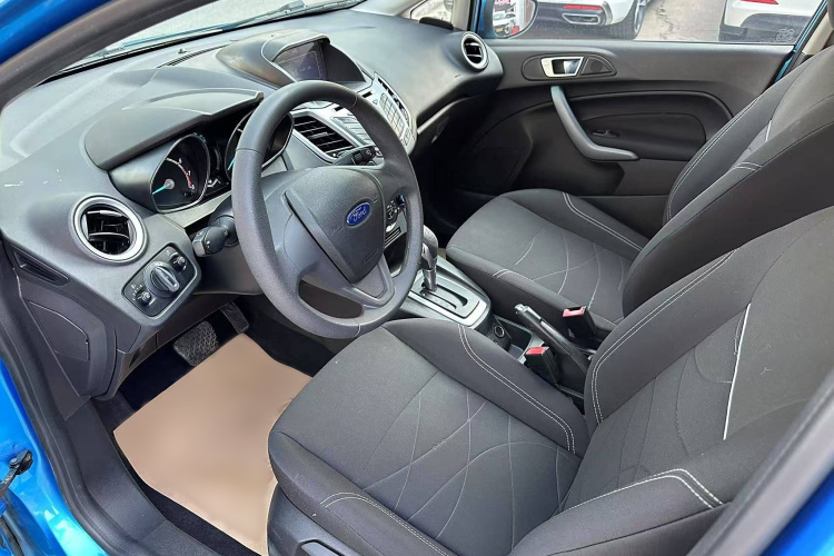 福特 嘉年华 2013款 两厢 1.5L 自动时尚型中控内饰7003