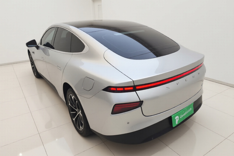 小鹏P7 2021款 670G车身外观5