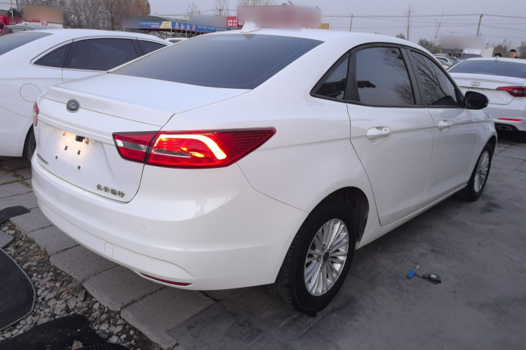 福特 福睿斯 2015款 1.5L 手动舒适型车身外观7