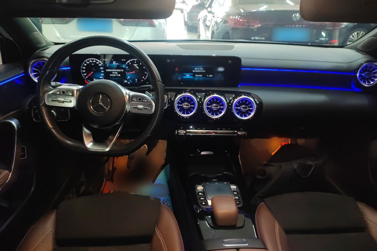 奔驰A级 2022款 改款二 A 200 L 运动轿车时尚型中控内饰12