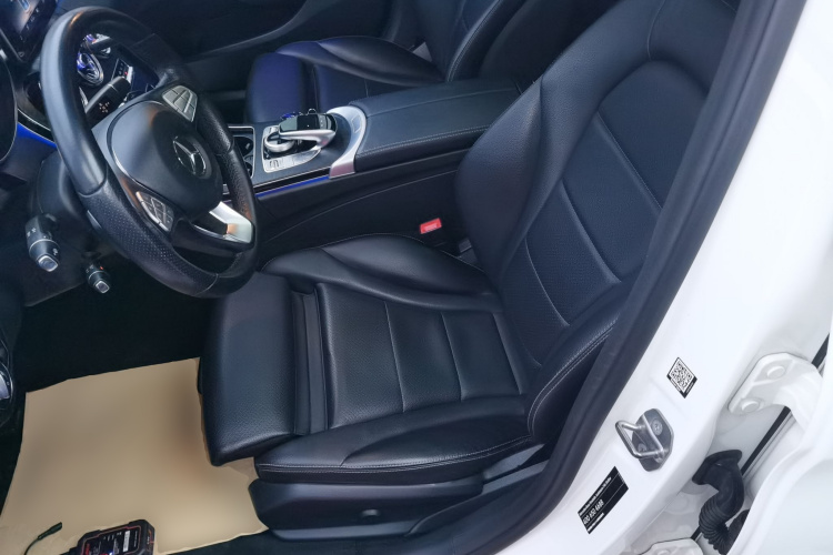 奔驰C级 2018款 C 180 L 时尚型运动版中控内饰19