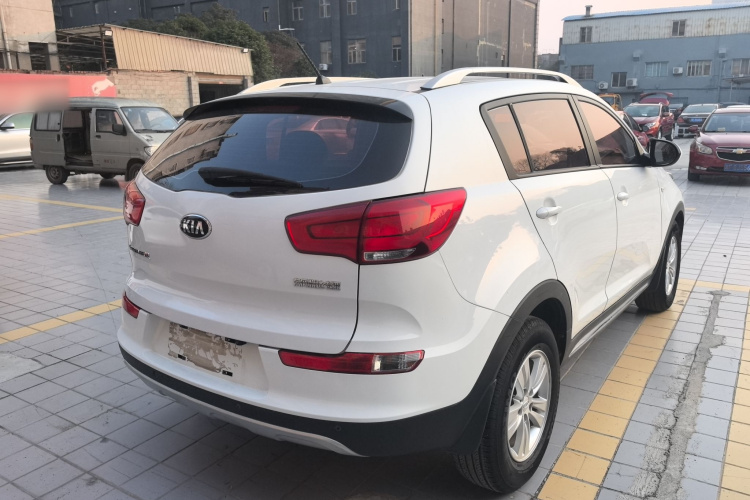 起亚 智跑 2016款 2.0L 自动两驱版GL车身外观7