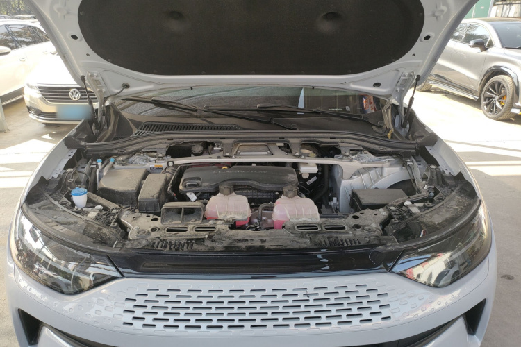 零跑汽车 零跑C11 2024款 增程 300尊享版机舱底盘24