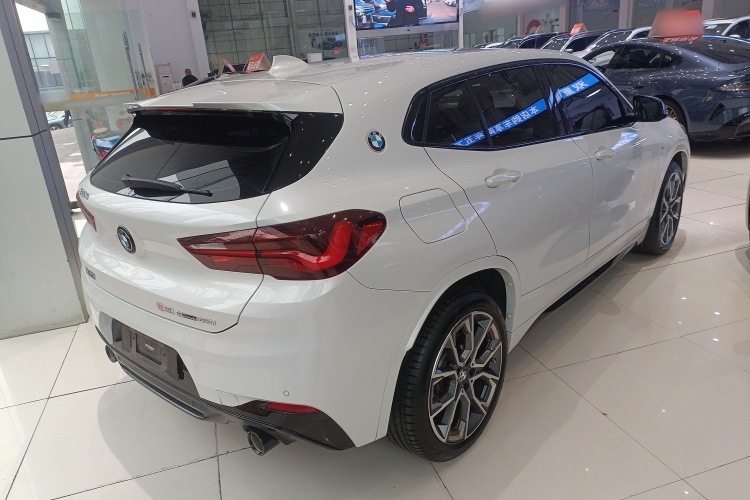 宝马X2 2022款 sDrive25i 曜夜版车身外观7