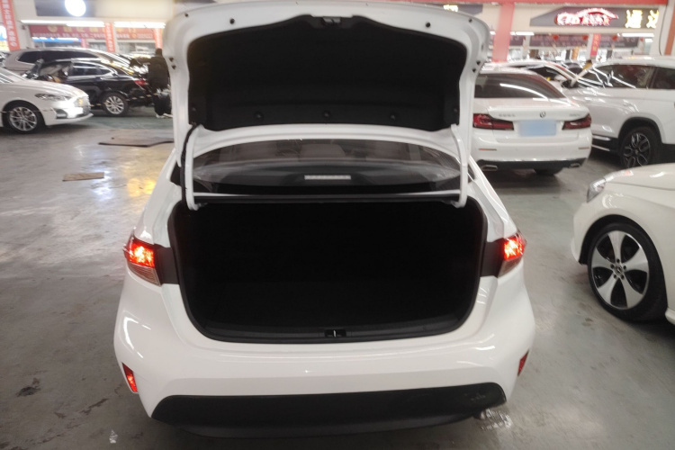 丰田 雷凌 2023款 TNGA 1.5L CVT领先版局部细节23