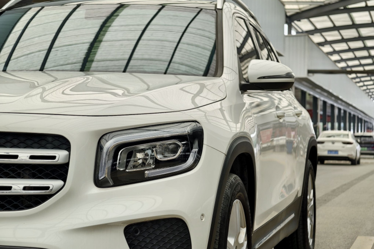 奔驰GLB 2022款 GLB 220 动感型局部细节36