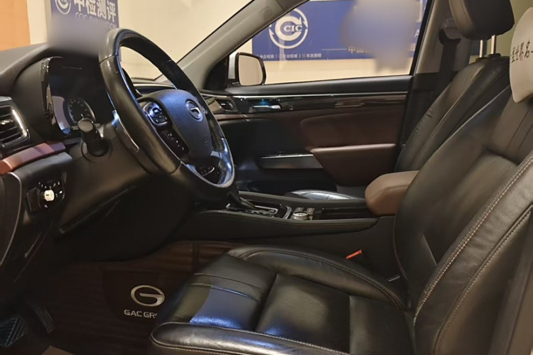 广汽传祺 传祺GS8 2017款 320T 四驱豪华智联版（七座）中控内饰7001