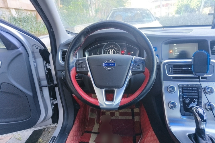 沃尔沃S60 2015款 S60L 2.0T 智远版中控内饰13