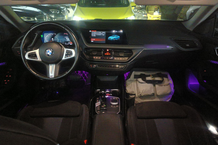 宝马2系(进口) 2021款 225i 四门轿跑车 M运动曜夜套装中控内饰7002