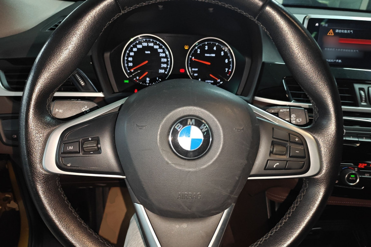 宝马X2 2020款 sDrive20i M越野套装中控内饰13