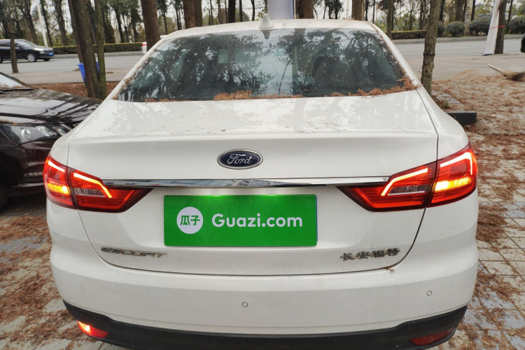 福特 福睿斯 2019款 改款 1.5L 手动质享型（胎压监测） 国VI车身外观6004