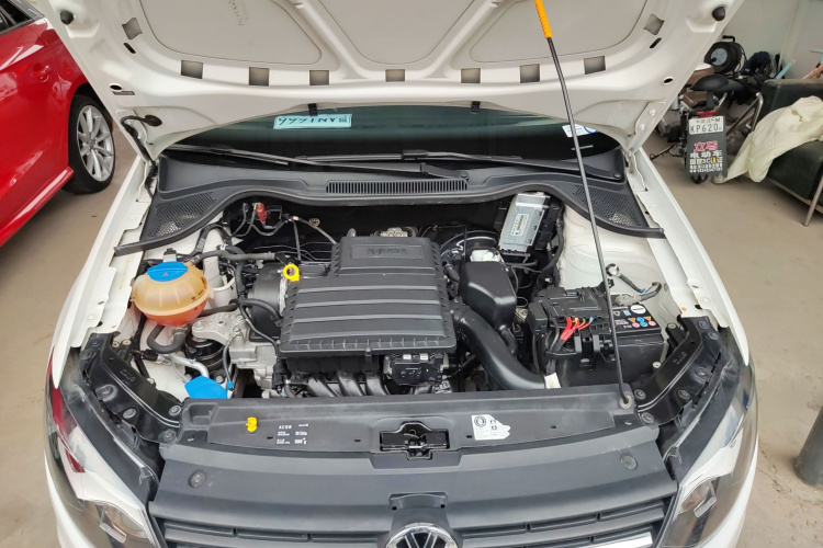 大众 Polo 2016款 1.4L 手动风尚型机舱底盘24