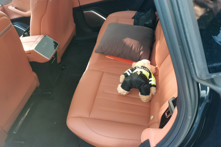 乐道L60 2024款 60kWh 后驱版中控内饰7004