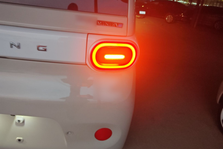 五菱汽车 宏光MINIEV 2024款 第三代 215km 青春版车身外观6004