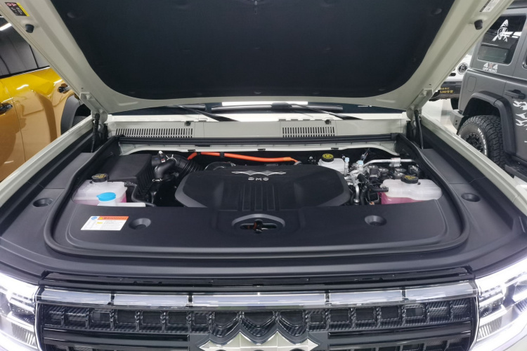 方程豹 豹5 2023款 领航版机舱底盘24