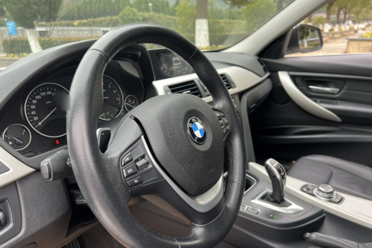 宝马3系 2015款 328Li xDrive时尚型中控内饰7007