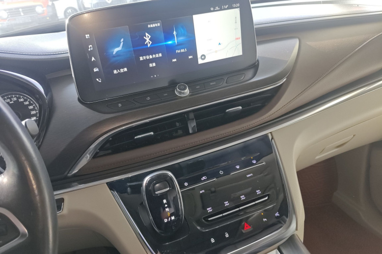 别克GL8 2020款 陆上公务舱 652T 尊贵型局部细节16