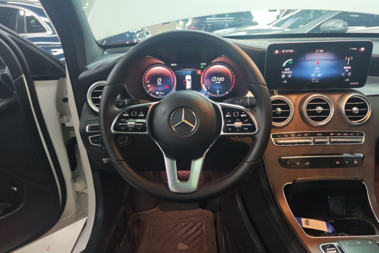 奔驰GLC 2020款 GLC 260 L 4MATIC 豪华型中控内饰13