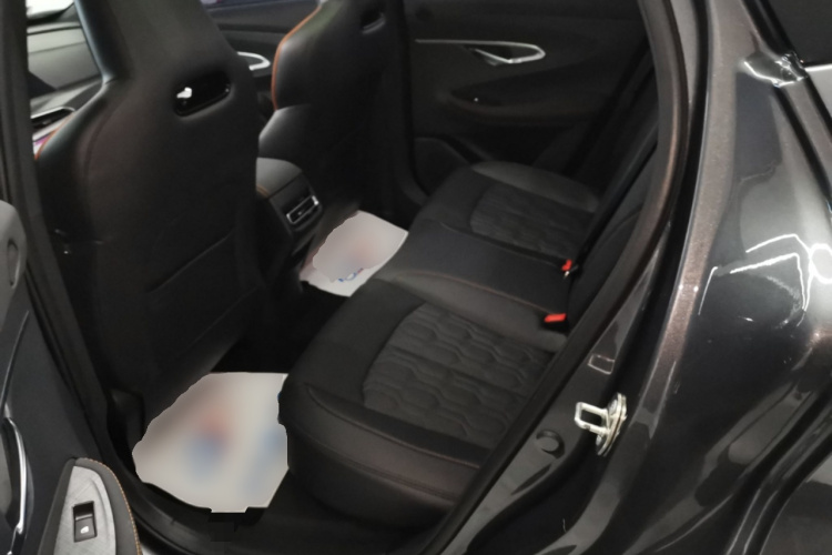 长安UNI-T 2022款 1.5T 运动版 尊贵型中控内饰21