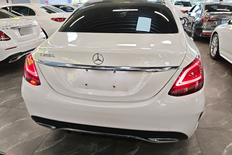 奔驰C级 2021款 C 200 L 时尚型运动版车身外观6