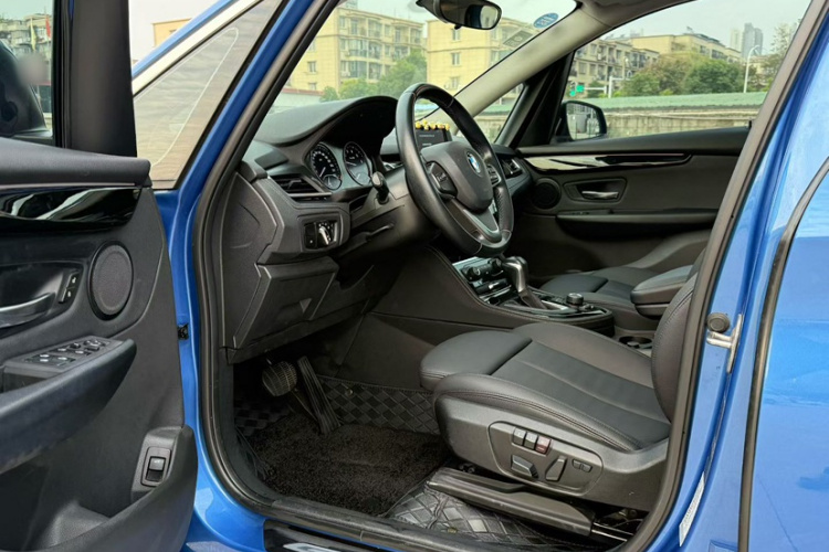 宝马2系旅行车 2018款 218i 尊享型运动套装中控内饰7003