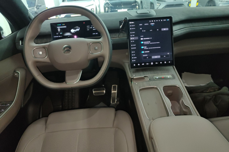 蔚来ES7 2022款 75kWh中控内饰7002