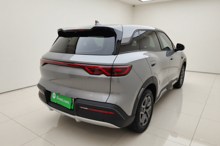 比亚迪 元UP 2025款 智驾版 401KM 活力版车身外观7