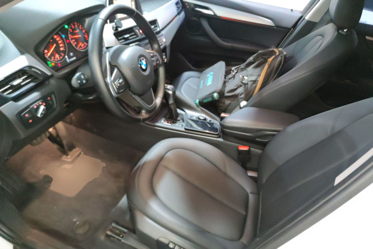 宝马X1 2018款 sDrive20Li 领先型中控内饰19