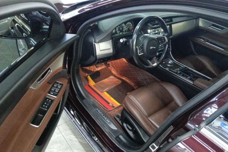 捷豹XFL 2018款 XFL 2.0T 250PS 豪华版中控内饰7003