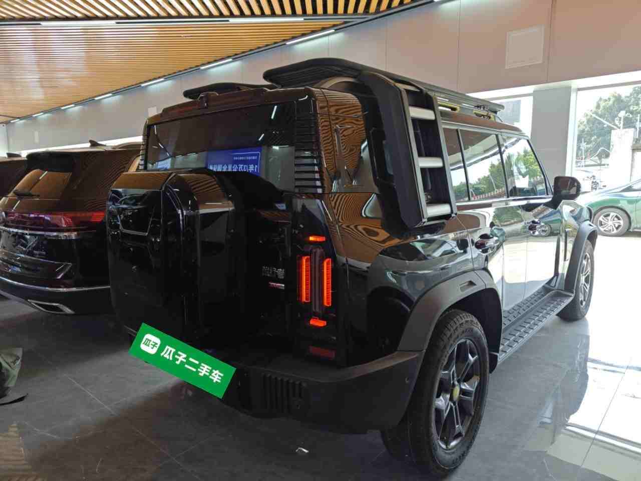 车辆右后45度角外观展示