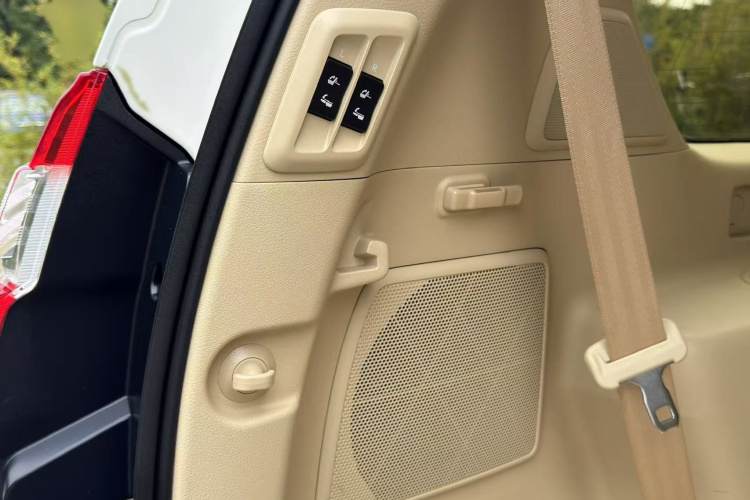 丰田 普拉多 2016款 3.5L 自动TX-L NAVI中控内饰7008