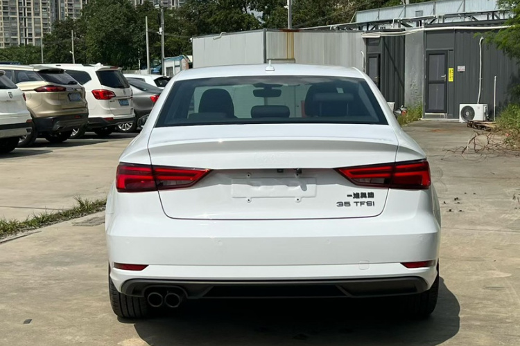 奥迪A3 2018款 30周年年型 Limousine 35 TFSI 进取型车身外观6007