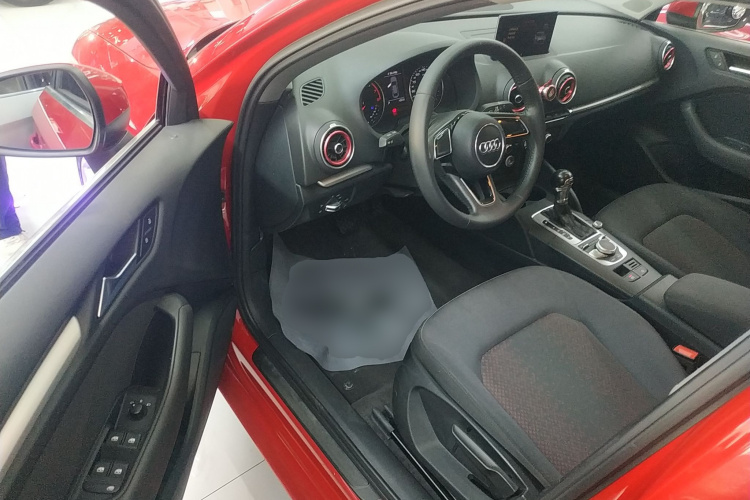 奥迪A3 2017款 Limousine 35 TFSI 进取型中控内饰7003