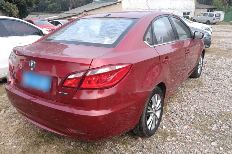 长安 逸动 2014款 1.6L 自动豪华型车身外观7