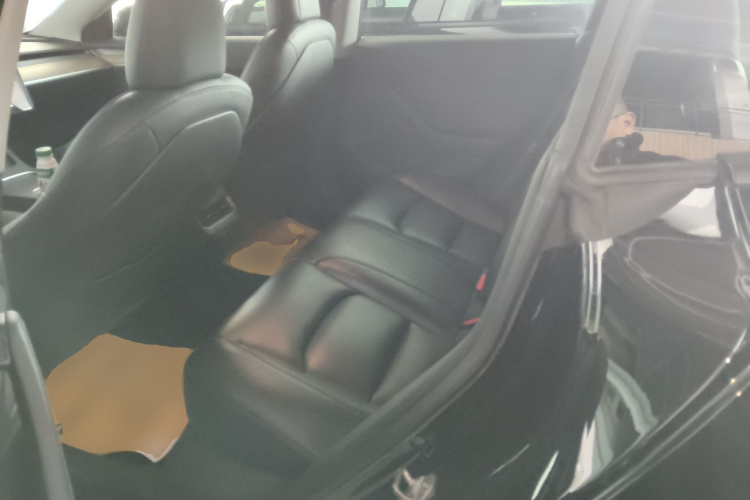 特斯拉 Model 3 2022款 Performance高性能全轮驱动版中控内饰7004