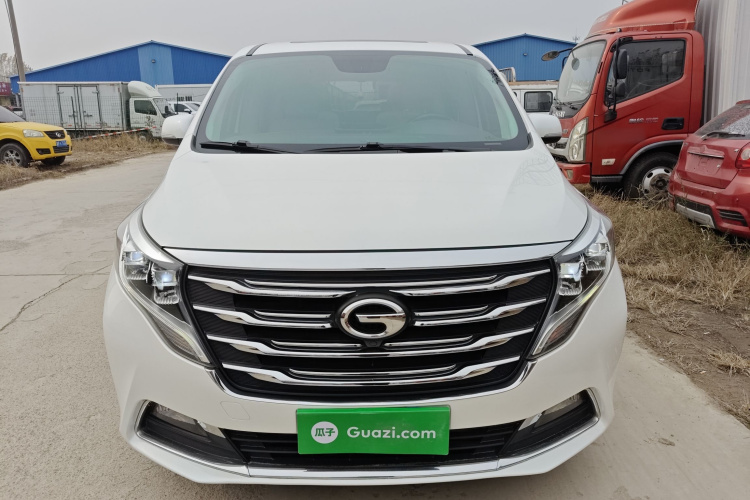 广汽传祺 传祺M8 2018款 320T 尊贵版车身外观2