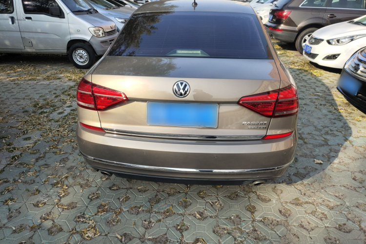 大众 帕萨特 2016款 330TSI DSG御尊版车身外观6