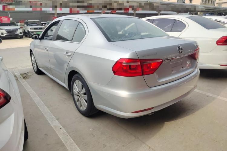 大众 朗逸 2013款 改款经典 1.6L 自动舒适版车身外观4